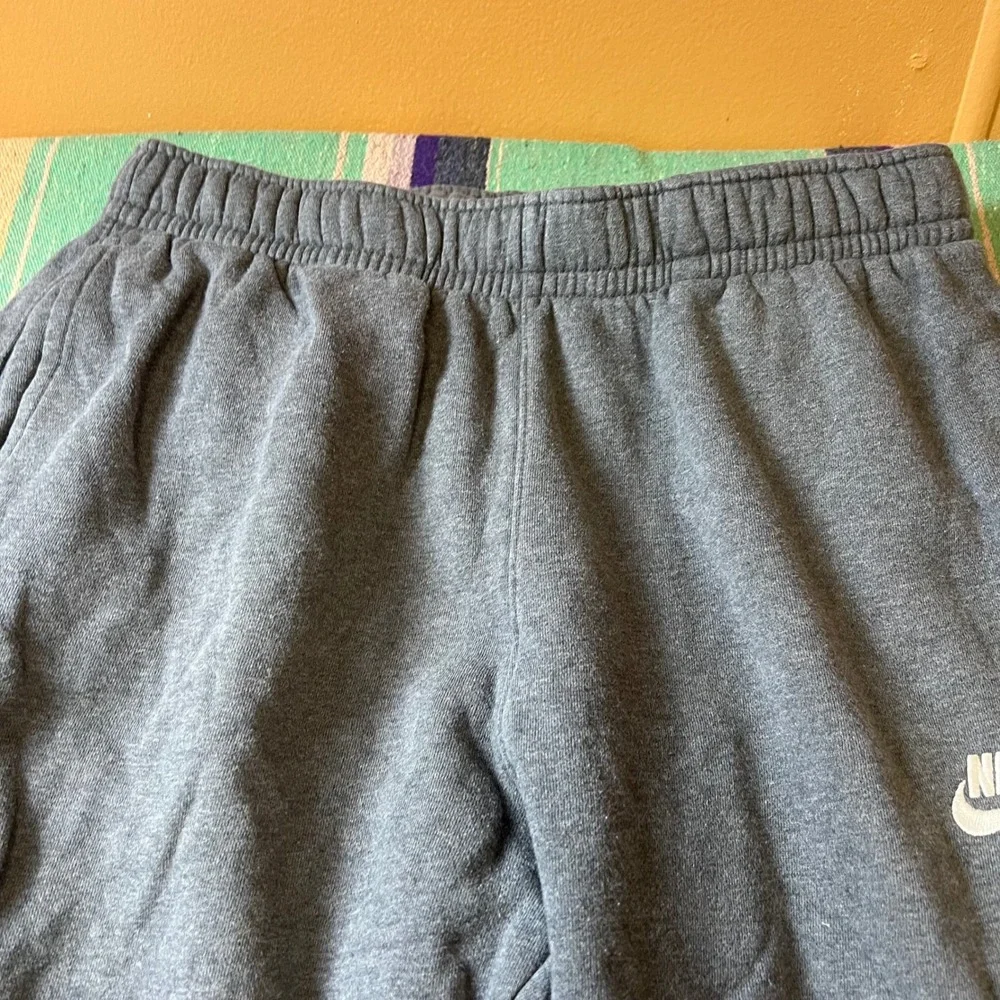 Nike Sweatpants Mens Medium Gray Club Fleece Straight Leg Joggers BV2707-071